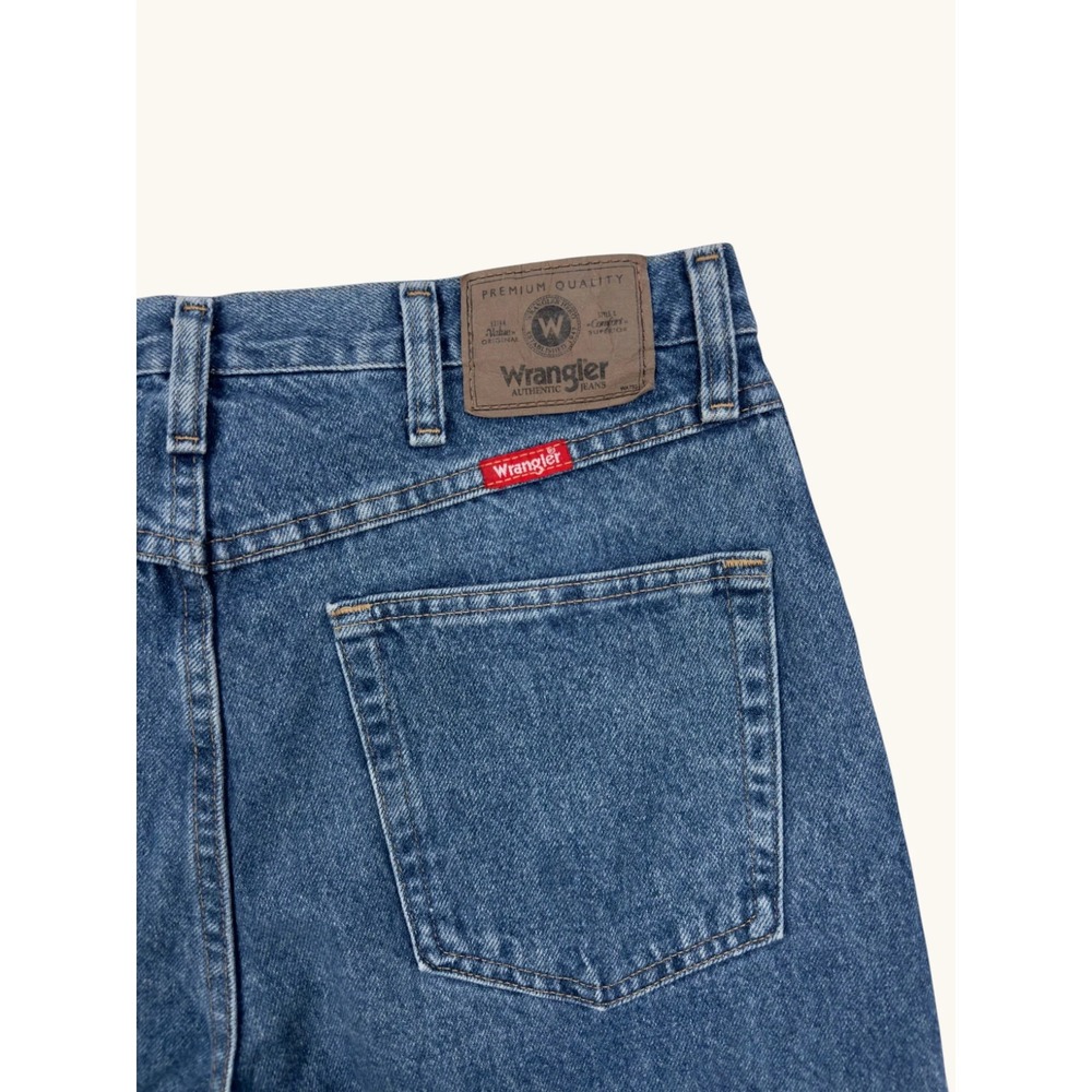 Wrangler Authentic Jeans Mens 34x30 Regular Fit Straight Leg Medium Wash Denim